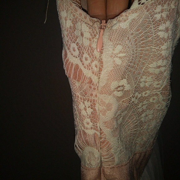 Dust Rose Lace with Tulle Dress - Picture 3 of 4